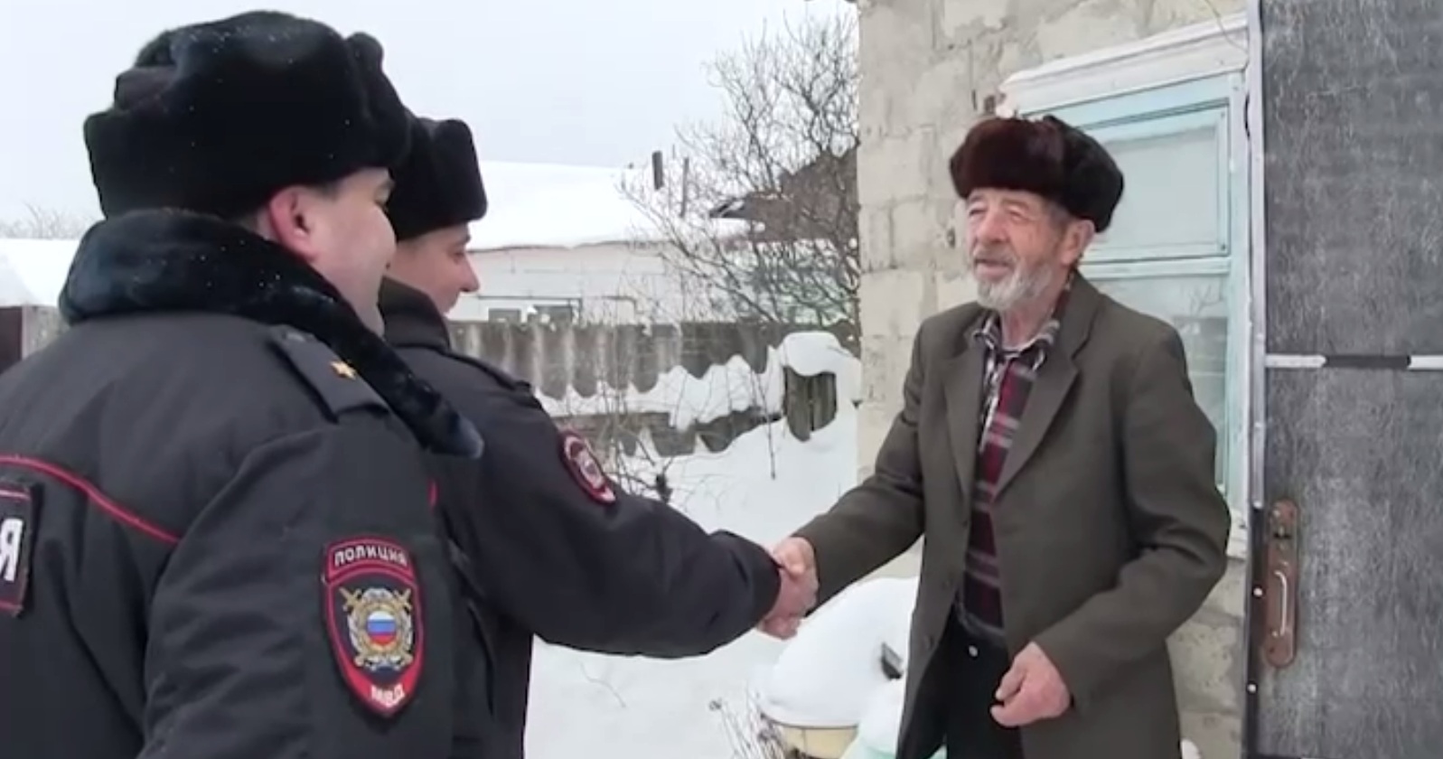 Пожилой саратовец семь часов пролежал в сугробе и едва не погиб от переохлаждения